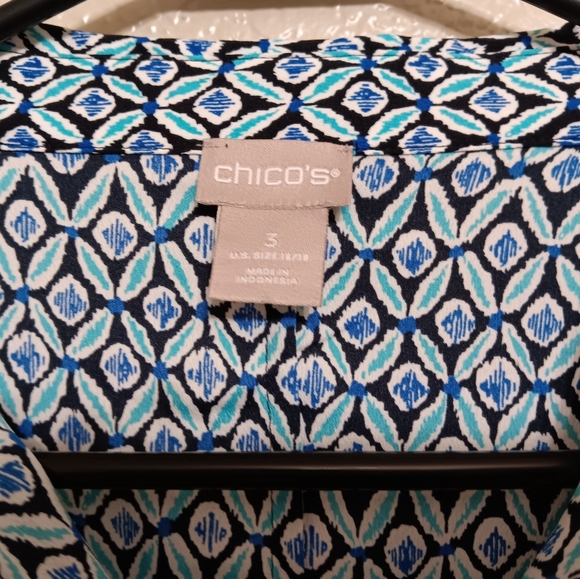 Chico's Blue Green Geometric Silky Button Front Blouse Top - Picture 4 of 4